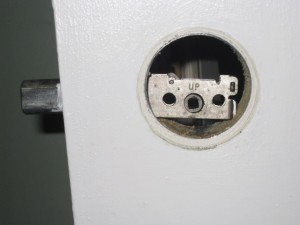 deadbolt latch