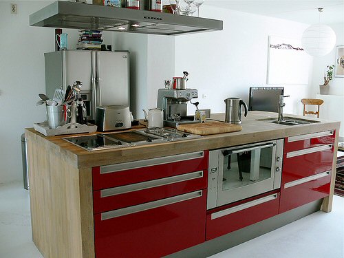 kitchen_island_with_integrated_stove_and_sink