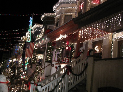 miracle-on-thirty-fourth-street-lights-1