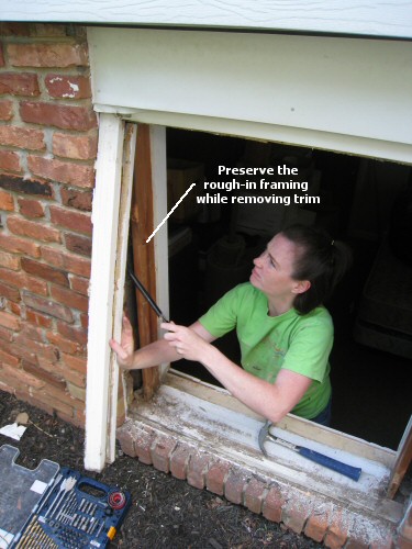 remove-exterior-window-trimmings-for-replacement-windows