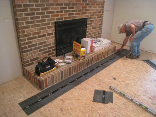 asphalt-shingles-to-level-a-subfloor