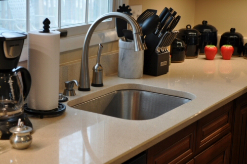 Zodiaq Countertop in Cygnus Pearl with Delta ToucH20 Faucet