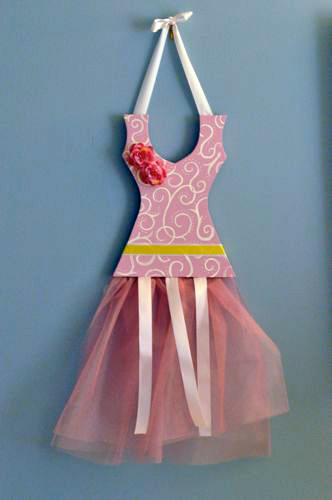 Ballerina barrette holder