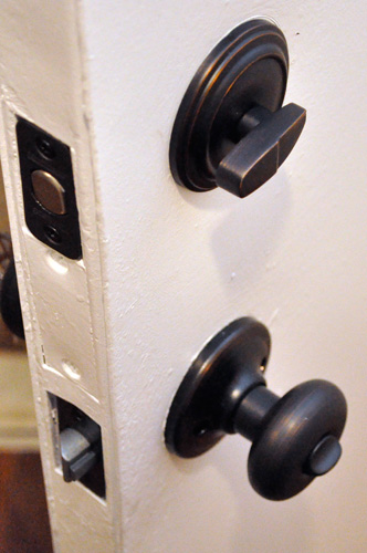 lock - How do I fix an exterior door knob that will unlock but not turn? -  Home Improvement Stack Exchange