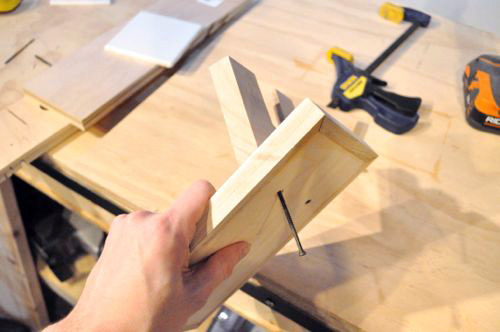 Build an easy hot glue gun stand that works