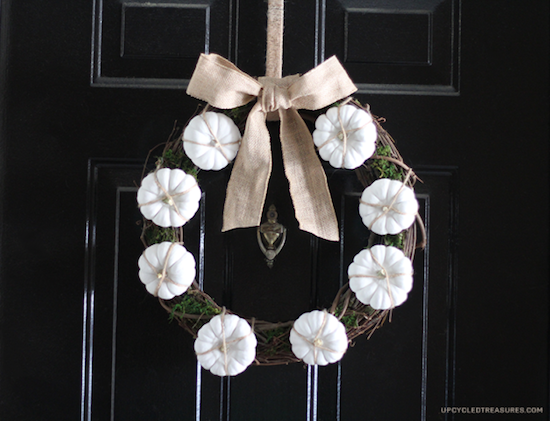 white-pumpkin-wreath-upcycledtreasures