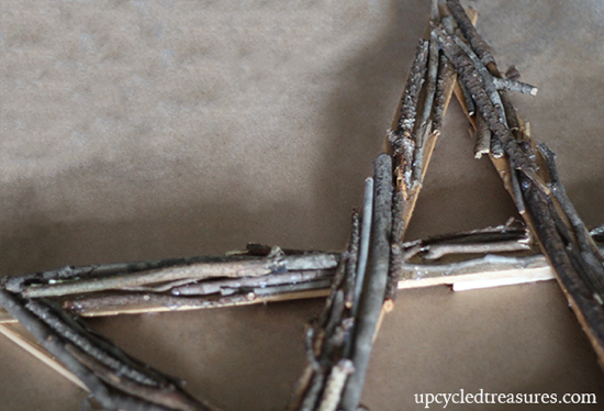 add-twigs-to-wood-shim-star-wreath-upcycledtreasures