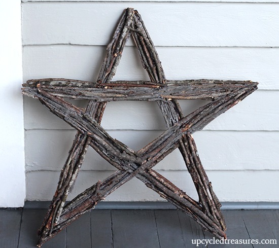 twig-star-wreath-before-snow-upcycledtreasures
