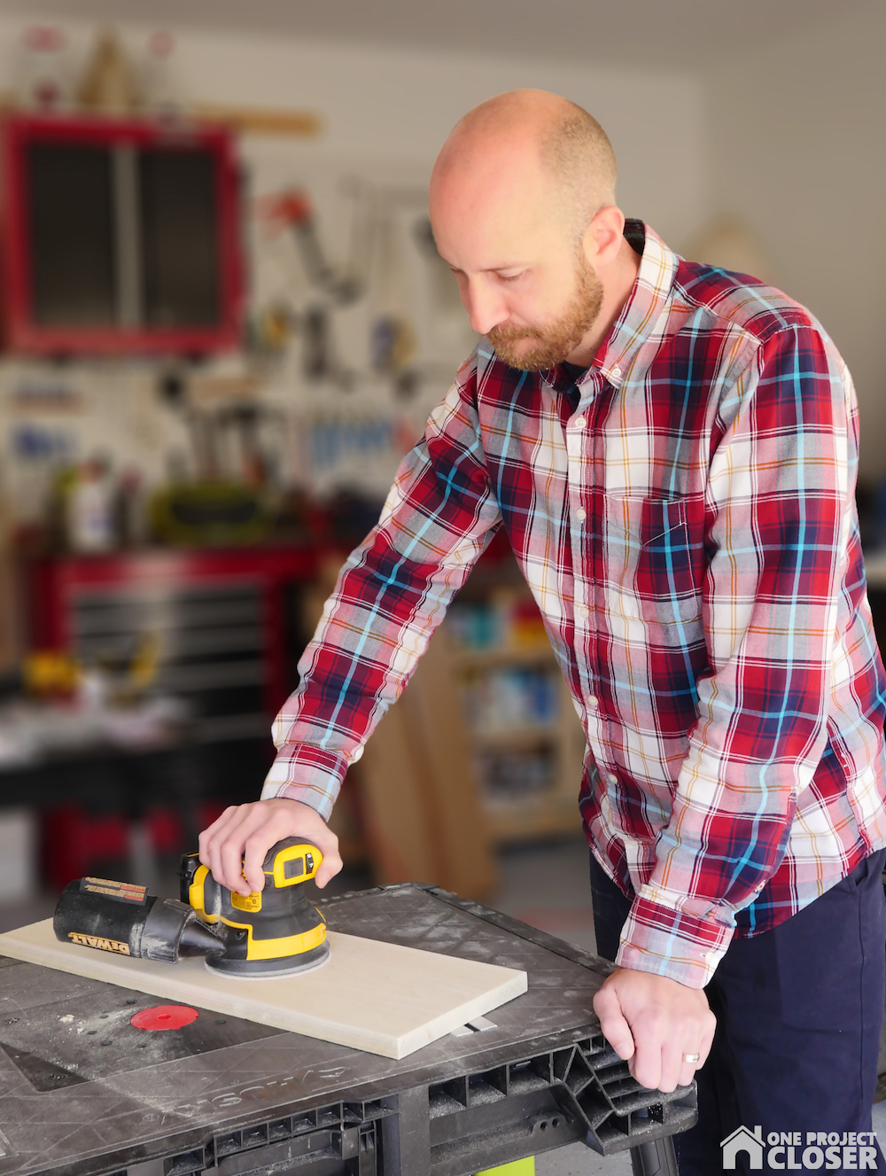 Battery powered online sander dewalt
