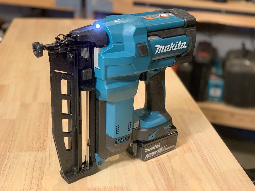 Makita 18V LXT LithiumIon 21/2″ Straight Finish Nailer (16 gauge) Review