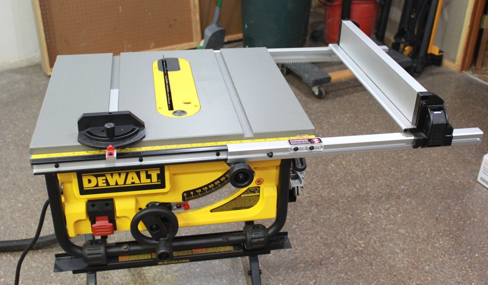DeWalt 15-Amp Corded 10 in. Compact Job Site Table Saw 