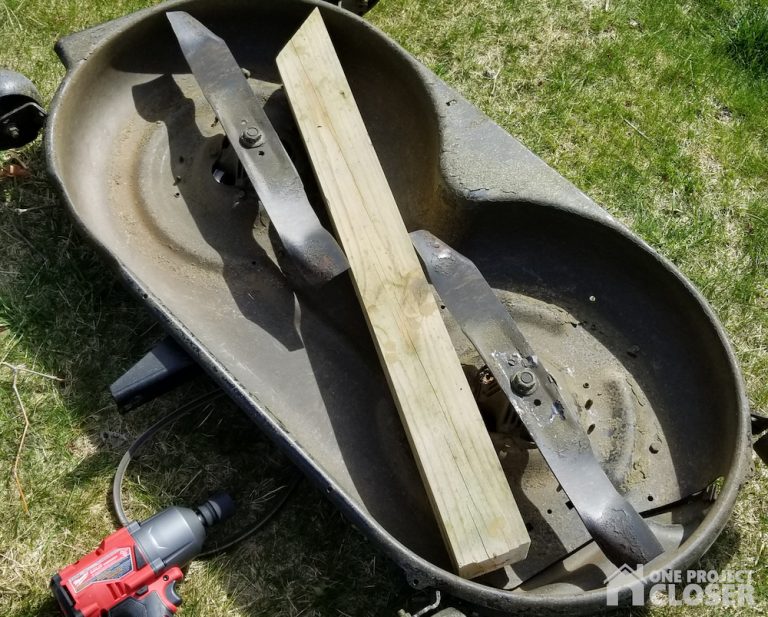 How to Change the Blades on a Riding Mower